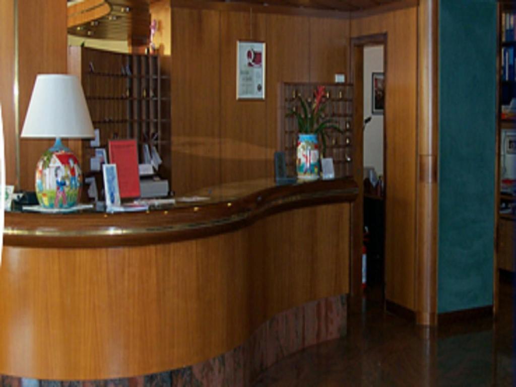 Hotel Continental Γκάρντα Εξωτερικό φωτογραφία