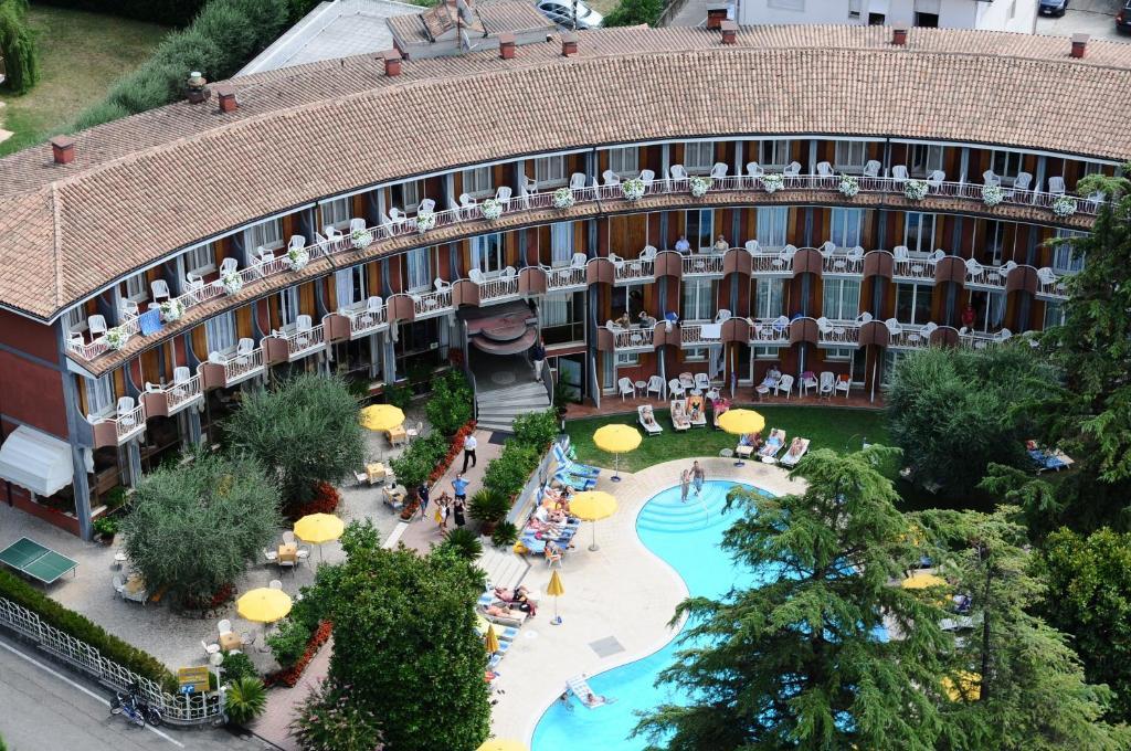 Hotel Continental Γκάρντα Εξωτερικό φωτογραφία